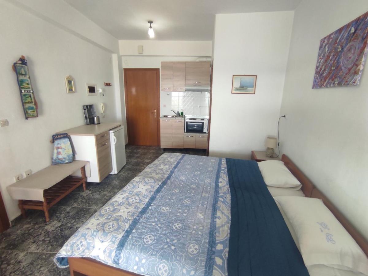 Peristerianos Apartments Nea Skioni Exteriér fotografie