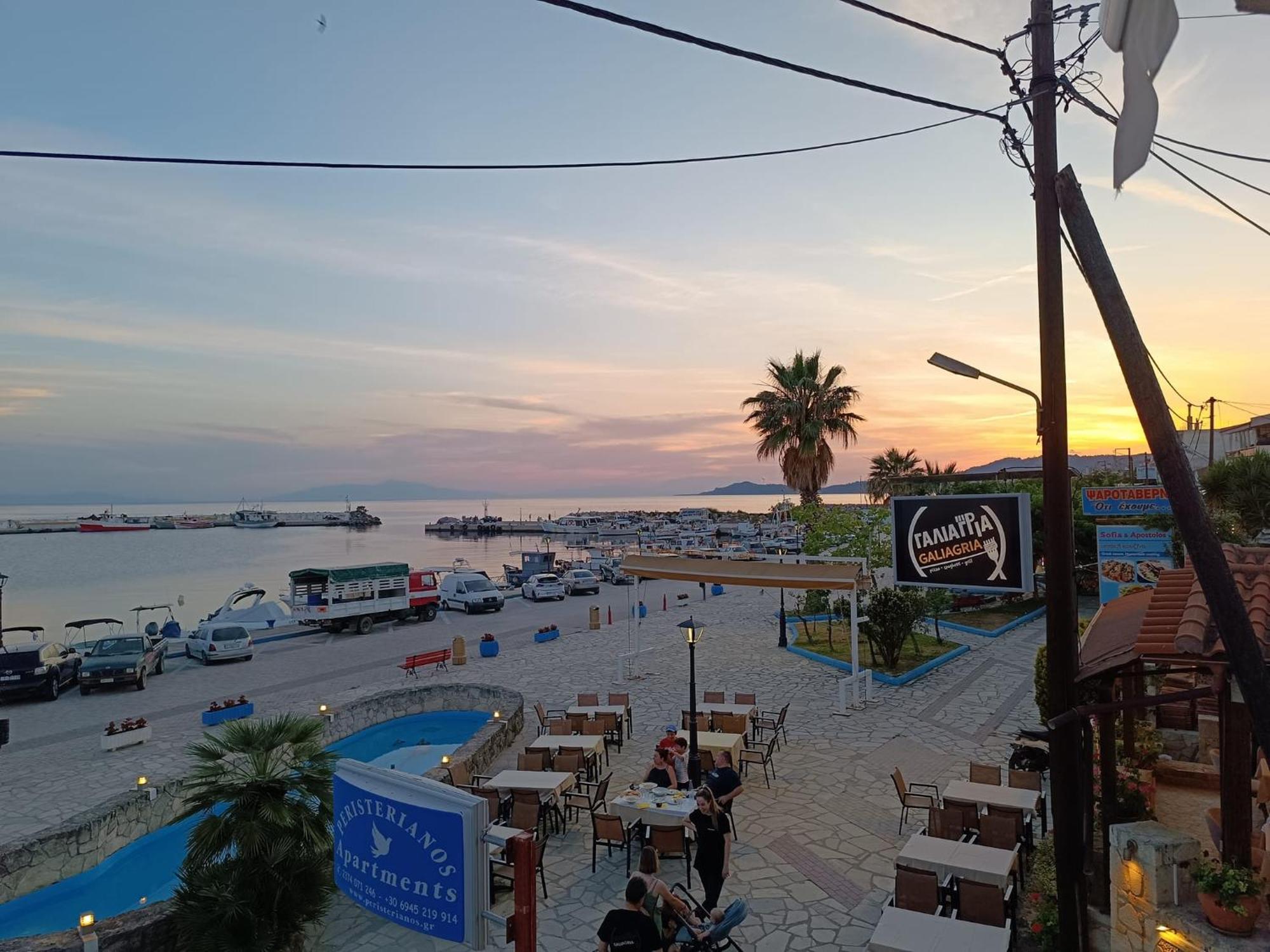 Peristerianos Apartments Nea Skioni Exteriér fotografie